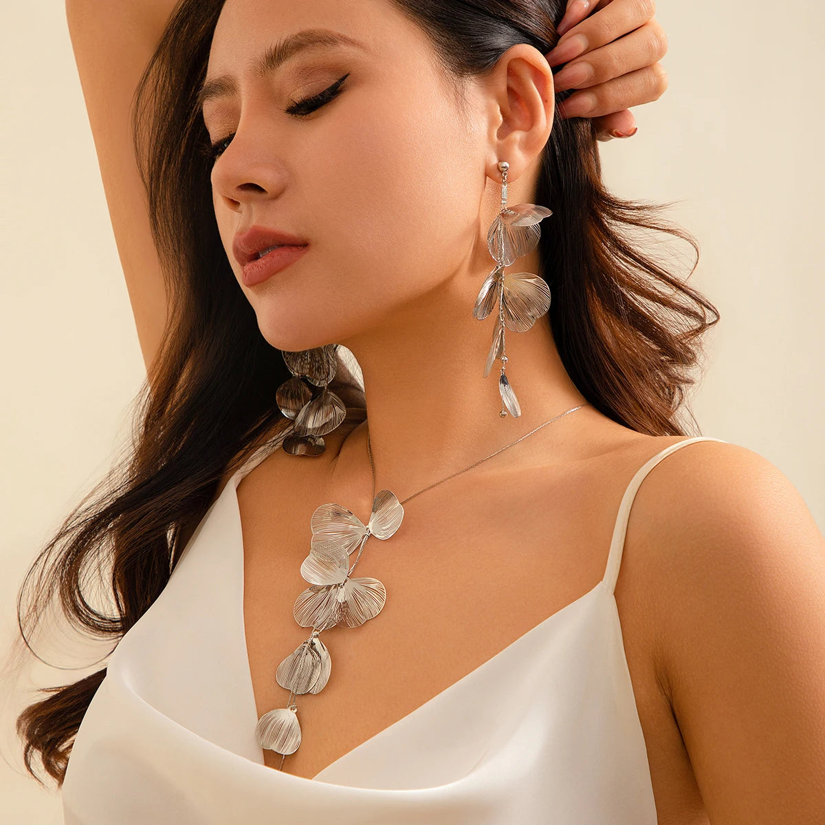 Purui Elegant Petal Shape Charm Necklace Women Flower