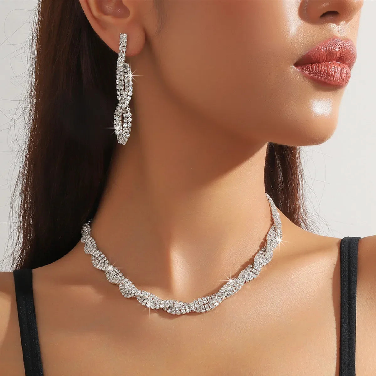 Women's Elegant Rhinestone Necklace & Dangle
