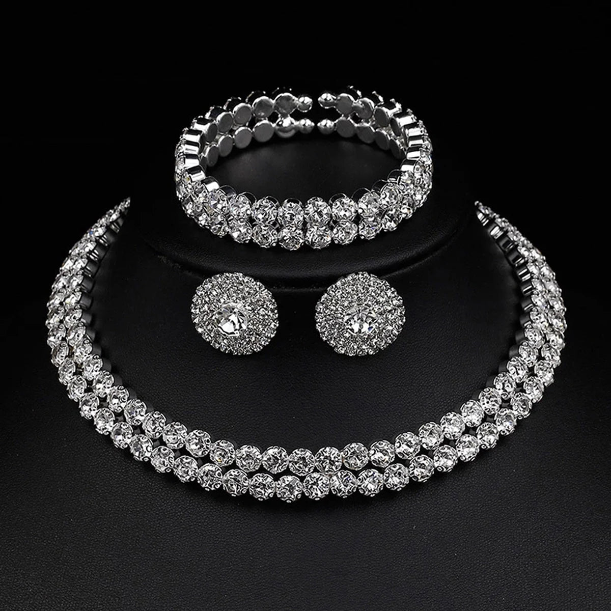 Women's fashionable and minimalist necklaces party accessories